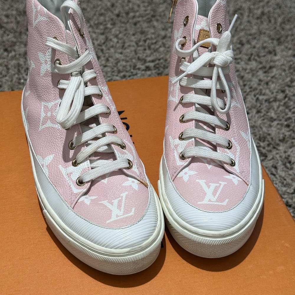 Louis Vuitton Pink Leather High top sneakers sizes 38 - Picture 2 of 6